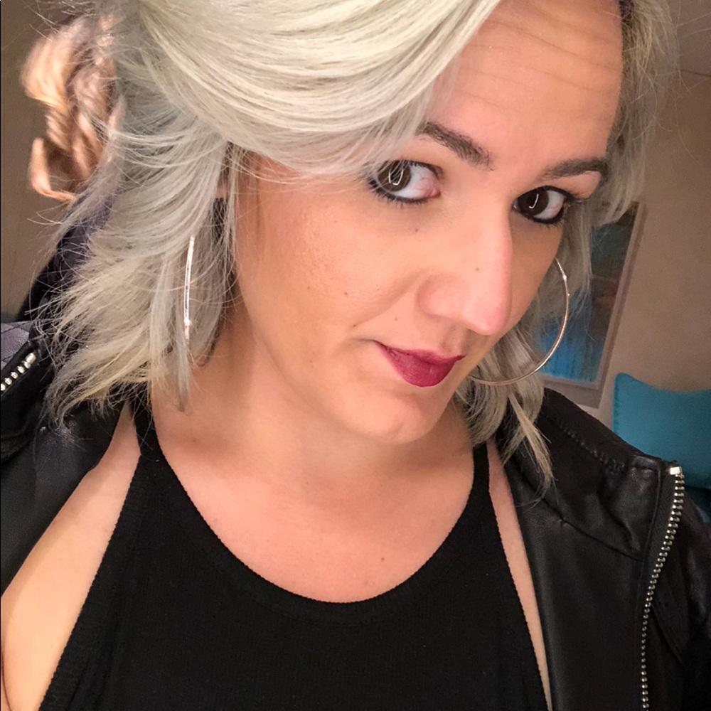 Meet your Posher, Vanessa